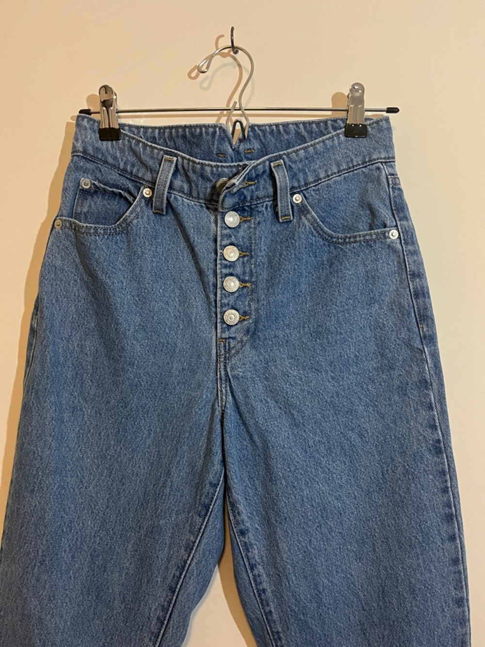 Levi's High Waisted Mom Jean Size 26 - Picture 8 of 8